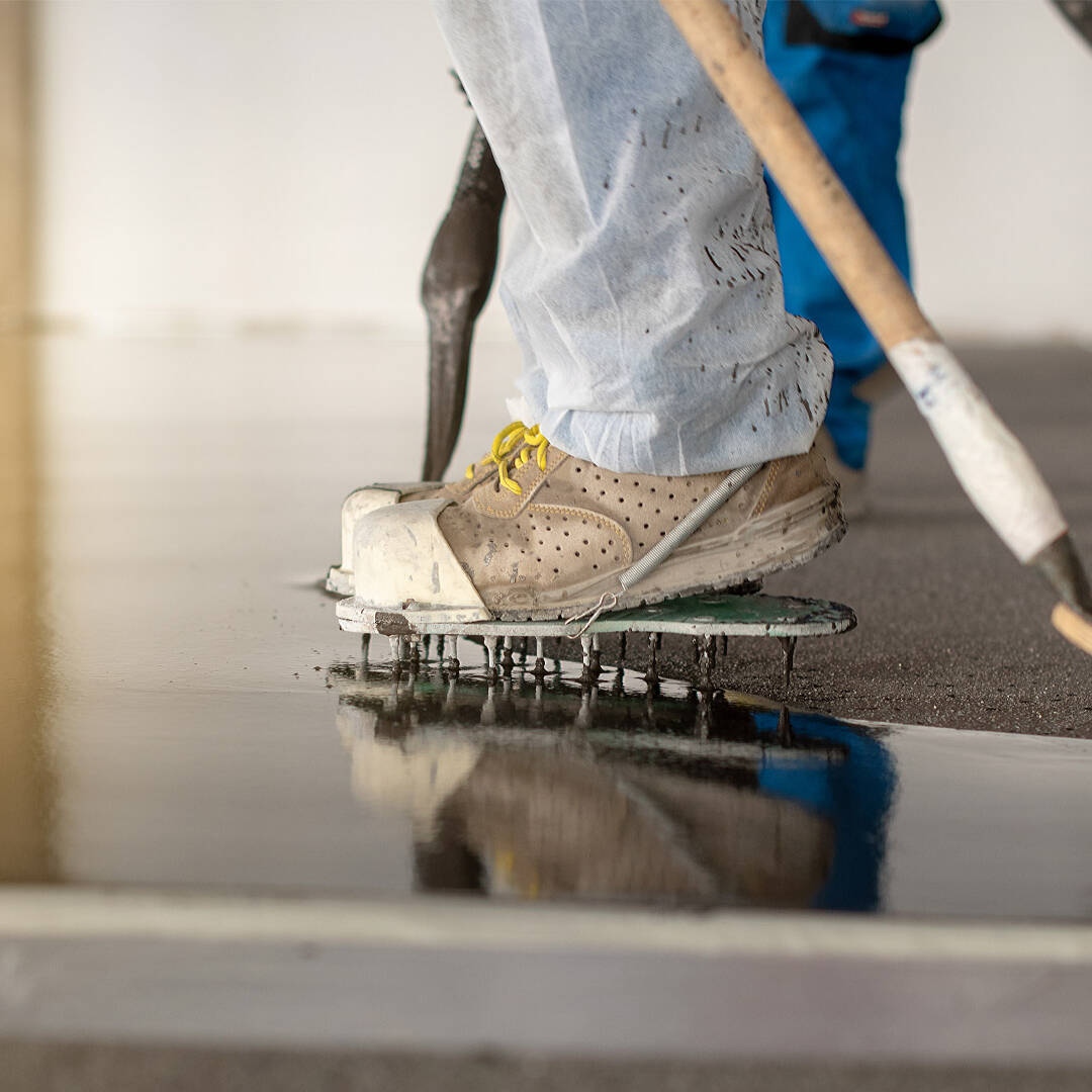 Vrei sa montezi pardoseala si vrei sa stii mai multe despre sapa autonivelanta? Citeste articolul Alma Parchet pana la capat!